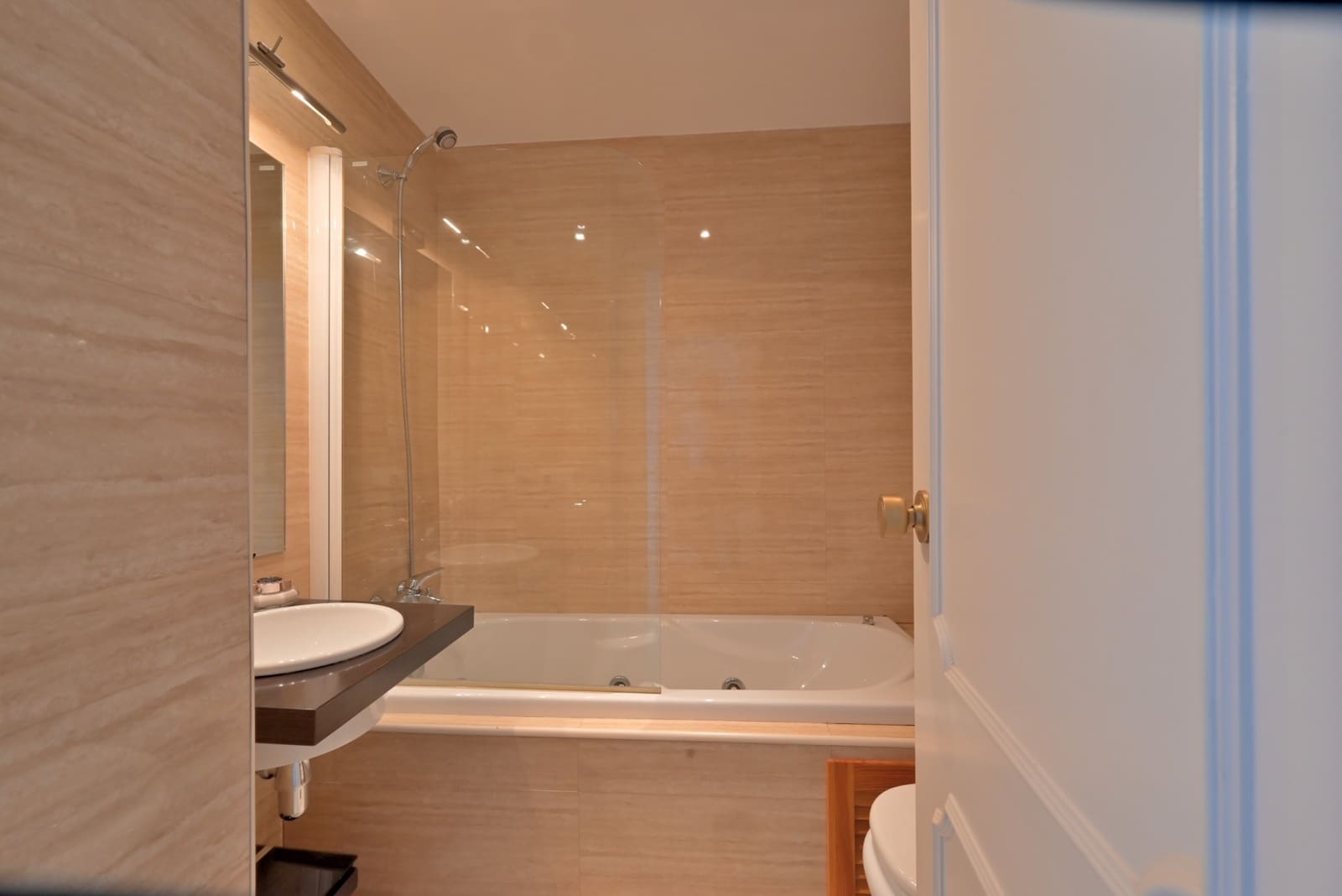 Apartamento de 2 habitaciones en Calahonda en venta con piscina garaje - 350.000 € (Ref: 9923122)
