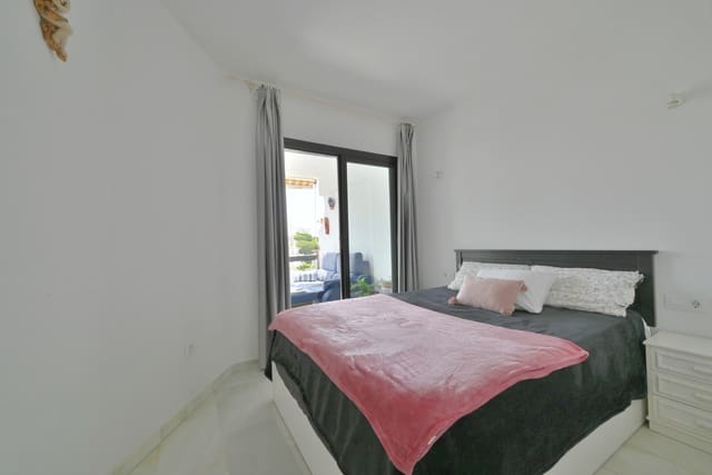 Apartamento de 2 habitaciones en Calahonda, Mijas en venta con piscina garaje - 350.000 € (Ref: 9923122)