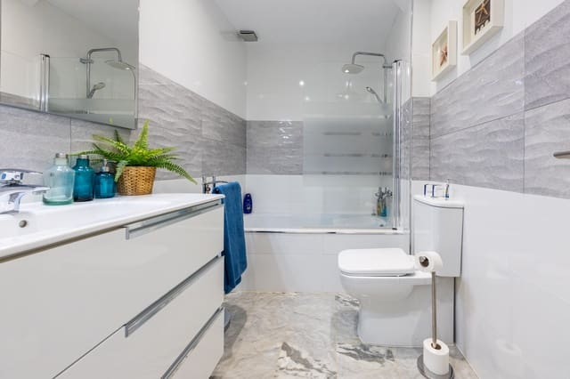 4 soverom Hus til salgs i Calahonda, Mijas med svømmebasseng garasje - € 585 000 (Ref: 9923123)