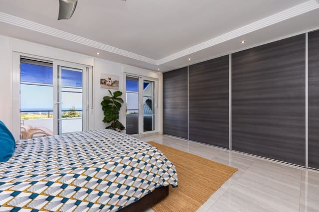 4 soverom Hus til salgs i Calahonda, Mijas med svømmebasseng garasje - € 585 000 (Ref: 9923123)