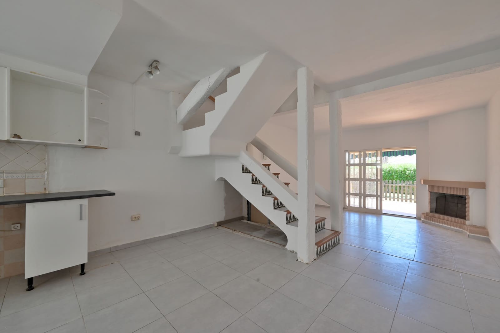 Casa de 2 habitaciones en Calahonda en venta con piscina - 325.000 € (Ref: 9926591)