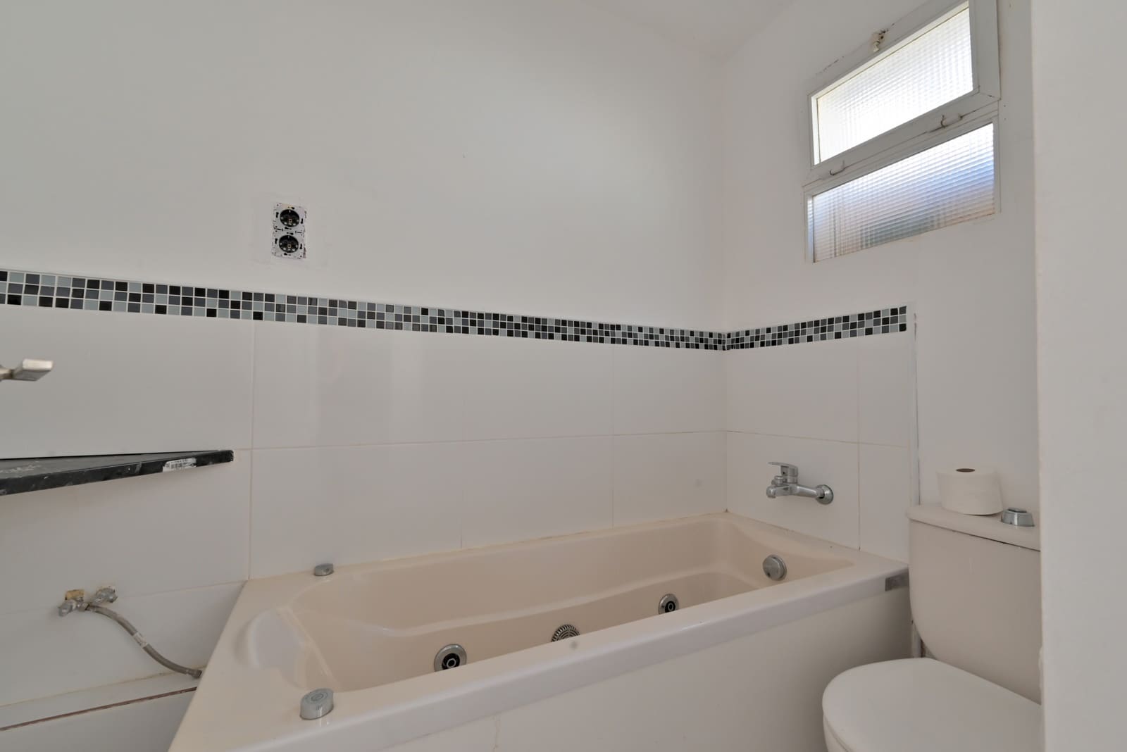 Casa de 2 habitaciones en Calahonda en venta con piscina - 325.000 € (Ref: 9926591)