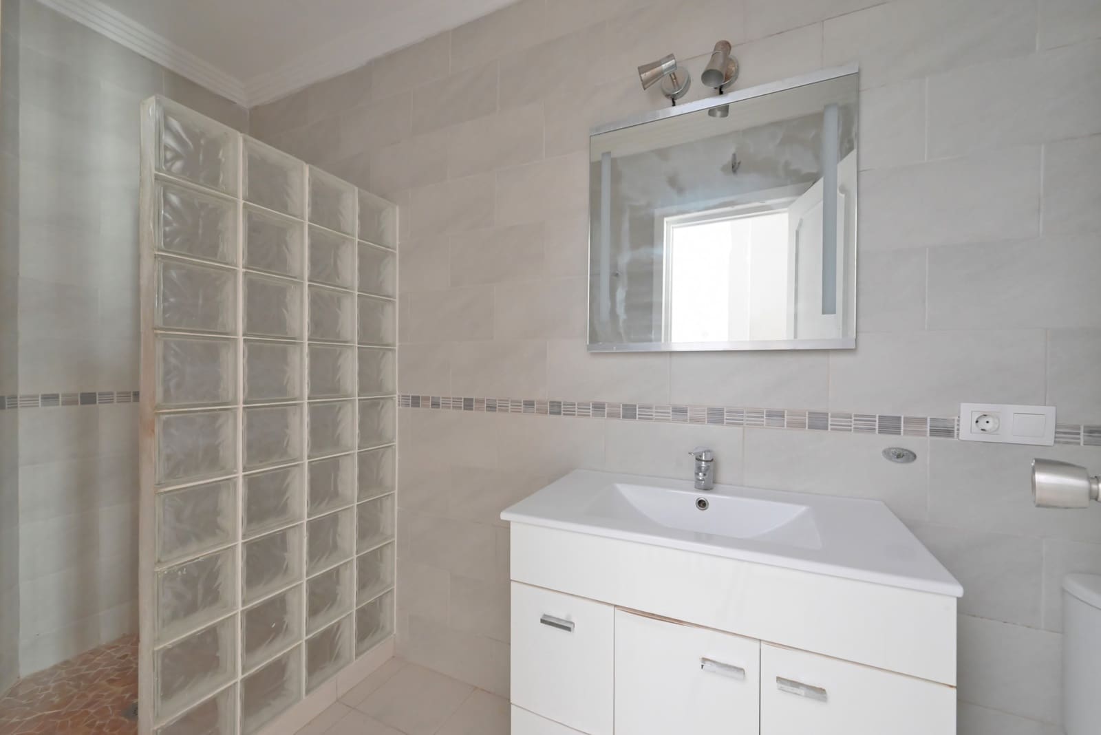 Casa de 2 habitaciones en Calahonda en venta con piscina - 325.000 € (Ref: 9926591)