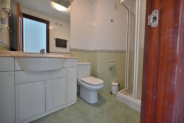 Apartamento de 2 habitaciones en Torremolinos en venta con piscina garaje - 549.000 € (Ref: 9941636)