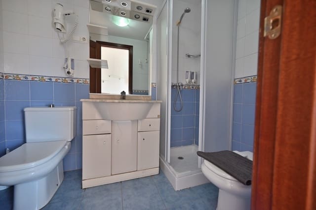 Apartamento de 2 habitaciones en Torremolinos en venta con piscina garaje - 549.000 € (Ref: 9941636)
