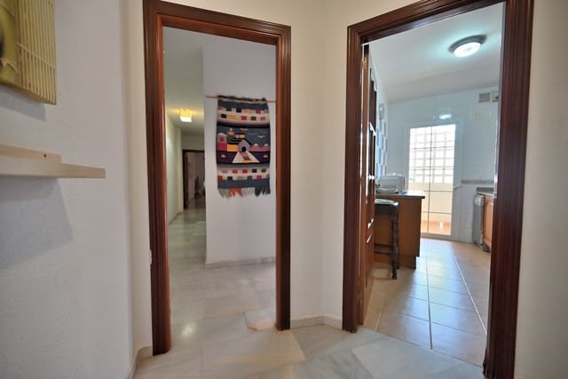 Apartamento de 2 habitaciones en Torremolinos en venta con piscina garaje - 549.000 € (Ref: 9941636)