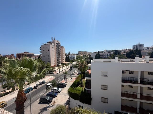Apartamento de 2 habitaciones en Torremolinos en venta con piscina garaje - 549.000 € (Ref: 9941636)