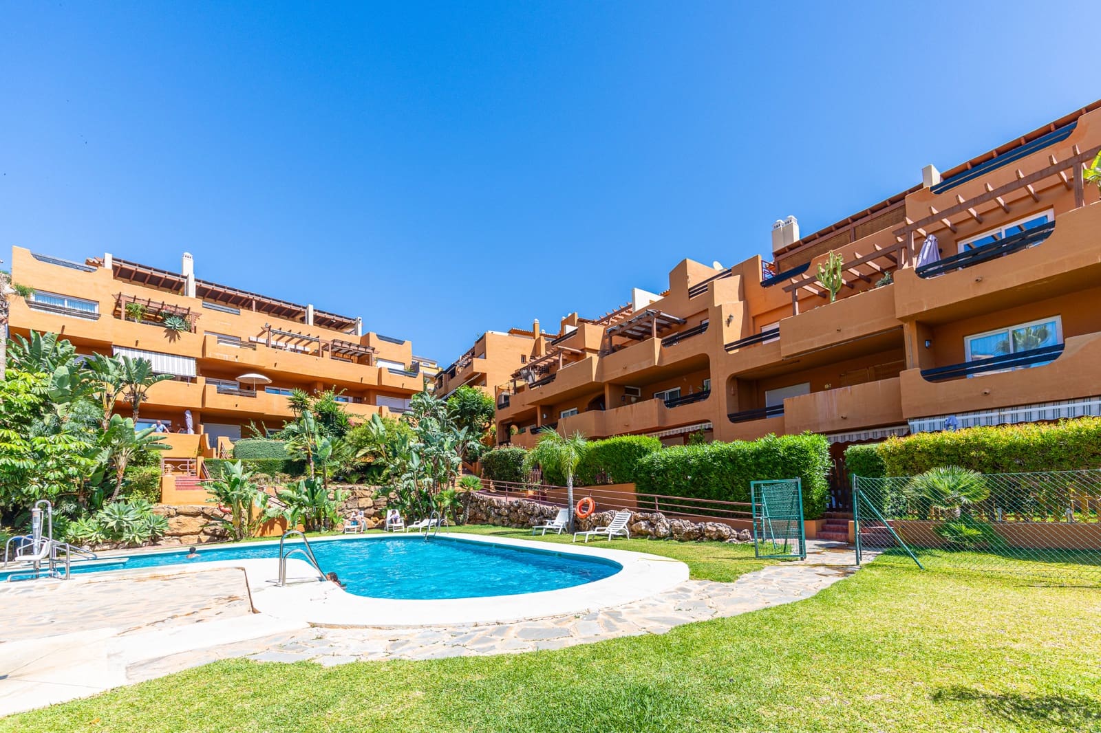 Apartamento de 3 habitaciones en Riviera del Sol en venta con piscina garaje - 349.000 € (Ref: 9954658)