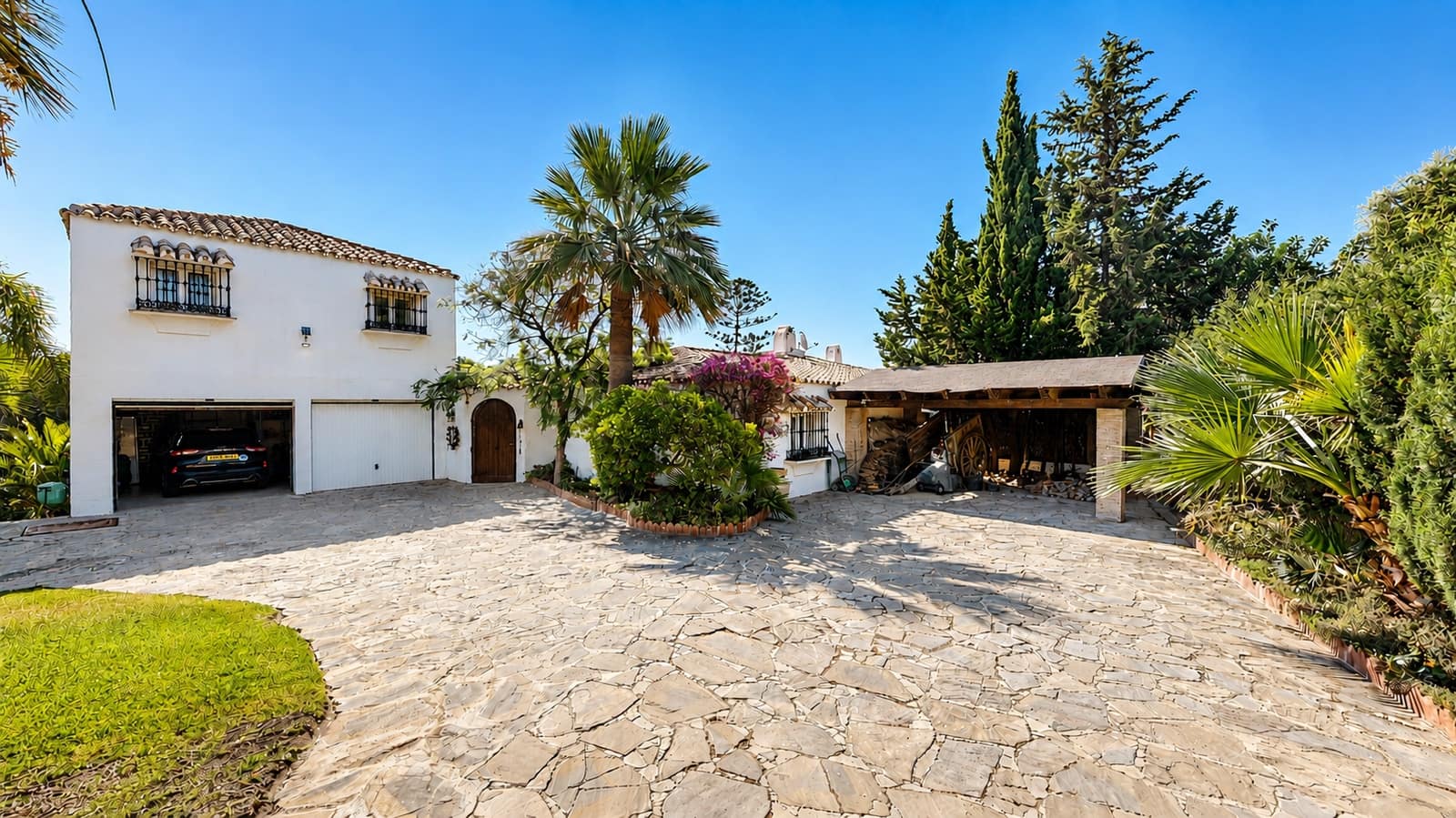 9 chambre Villa/Maison à vendre à El Chaparral avec piscine garage - 1 900 000 € (Ref: 9958952)