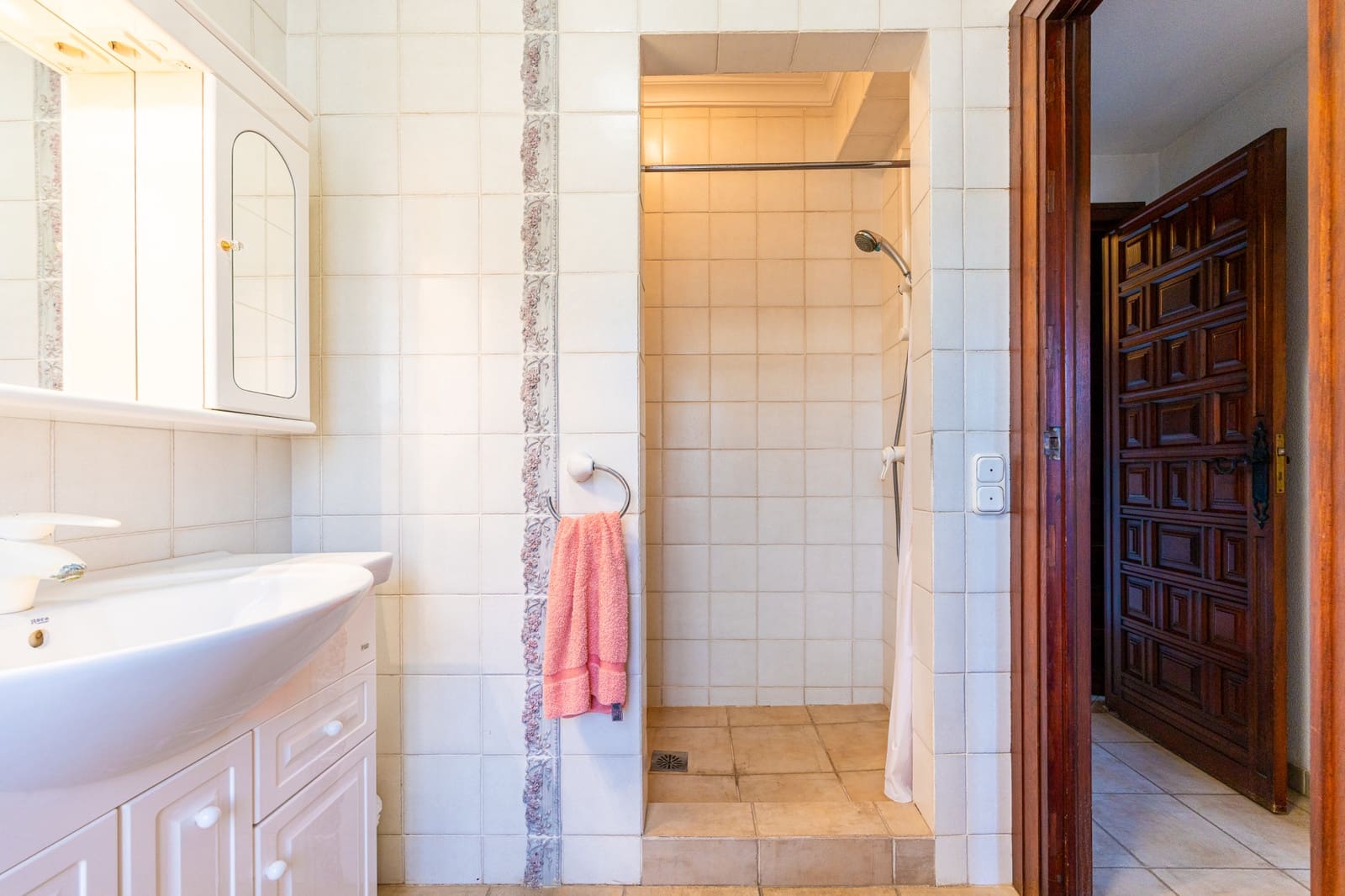 9 chambre Villa/Maison à vendre à El Chaparral avec piscine garage - 1 900 000 € (Ref: 9958952)