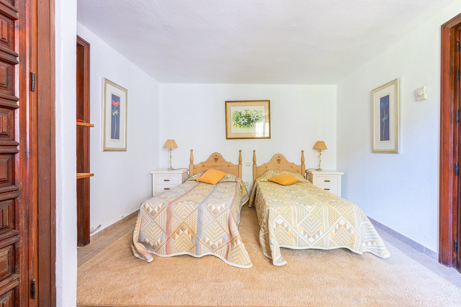 9 chambre Villa/Maison à vendre à El Chaparral avec piscine garage - 1 900 000 € (Ref: 9958952)