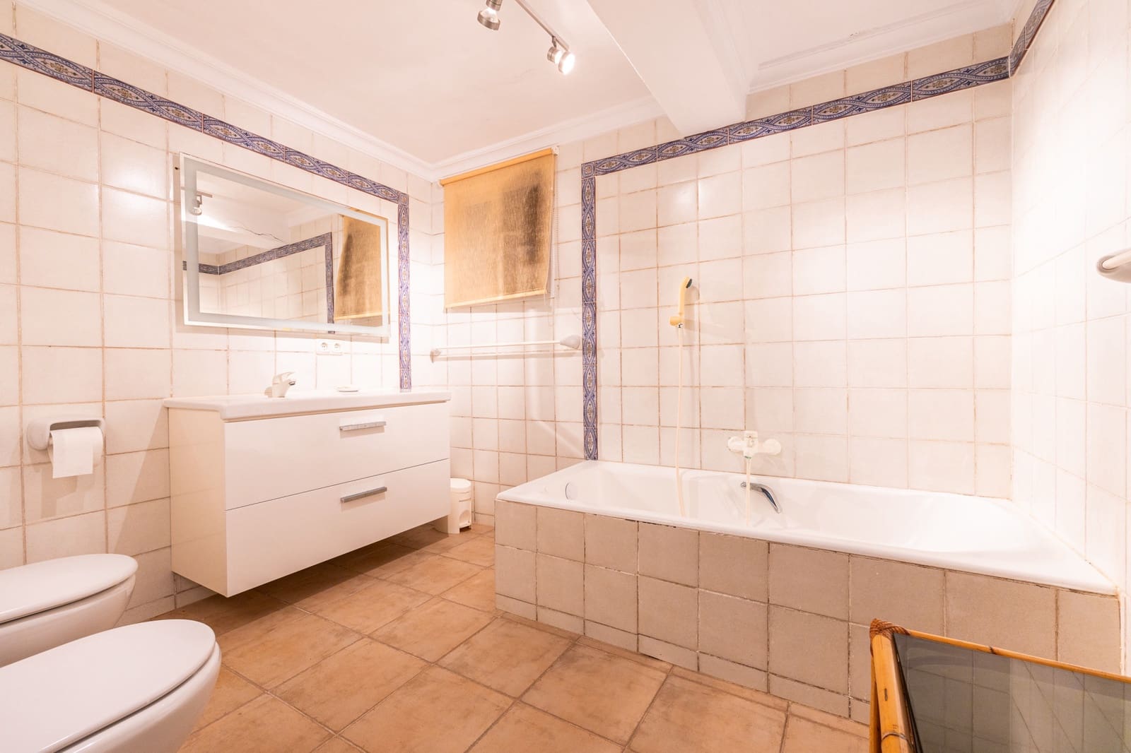 9 chambre Villa/Maison à vendre à El Chaparral avec piscine garage - 1 900 000 € (Ref: 9958952)
