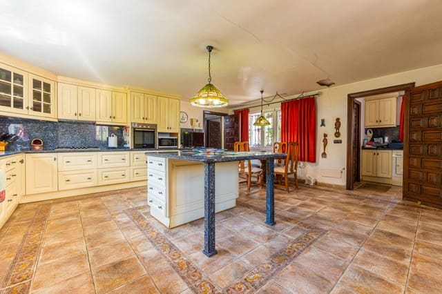 9 chambre Villa/Maison à vendre à El Chaparral, Mijas avec piscine garage - 1 900 000 € (Ref: 9958952)