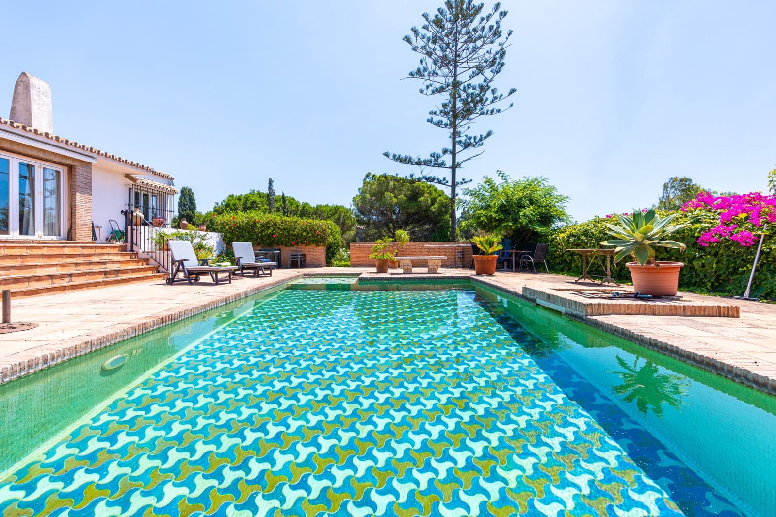 9 chambre Villa/Maison à vendre à El Chaparral avec piscine garage - 1 900 000 € (Ref: 9958952)