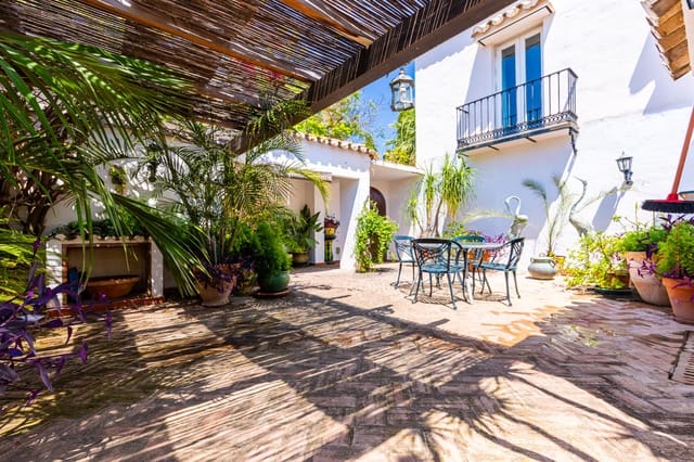 Chalet de 9 habitaciones en El Chaparral, Mijas en venta con piscina garaje - 1.900.000 € (Ref: 9958952)