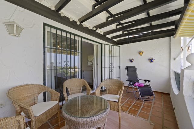2 soverom Hus til salgs i Calahonda, Mijas med svømmebasseng garasje - € 360 000 (Ref: 9961828)