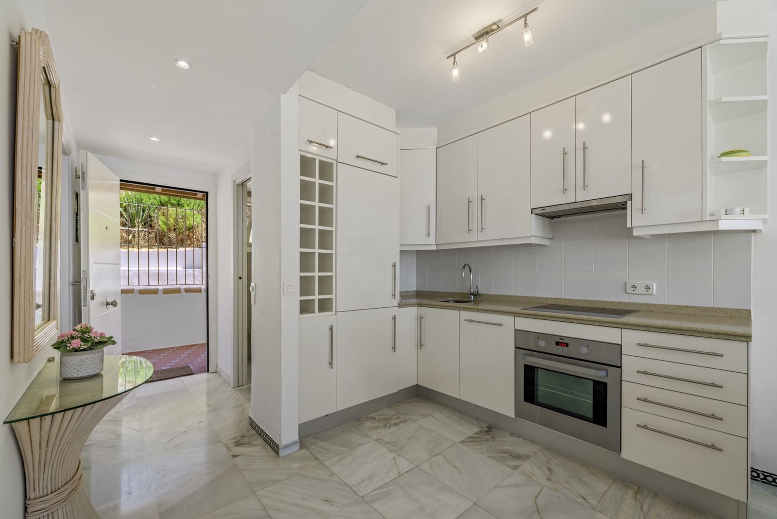 Ático de 2 habitaciones en Calahonda en venta con piscina - 799.000 € (Ref: 9961829)