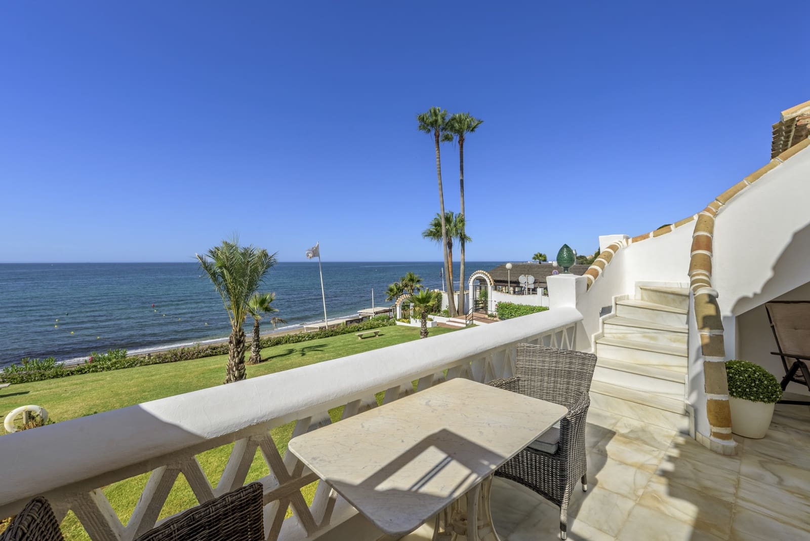 Ático de 2 habitaciones en Calahonda en venta con piscina - 799.000 € (Ref: 9961829)