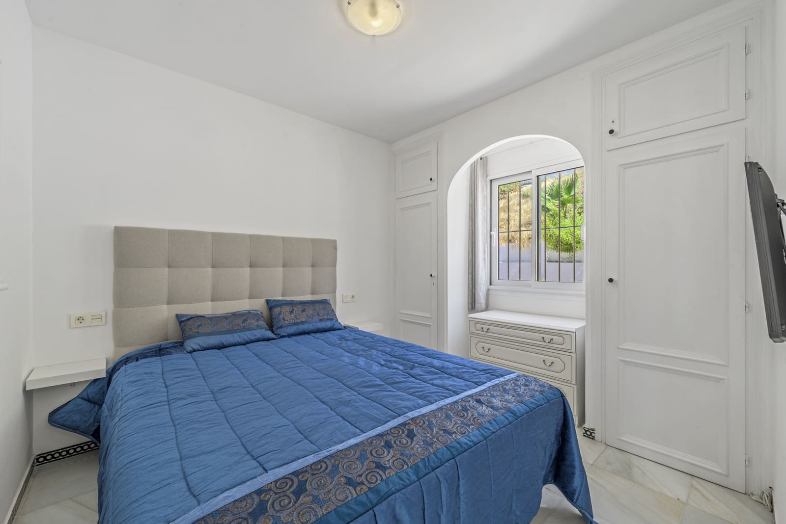 Ático de 2 habitaciones en Calahonda en venta con piscina - 799.000 € (Ref: 9961829)