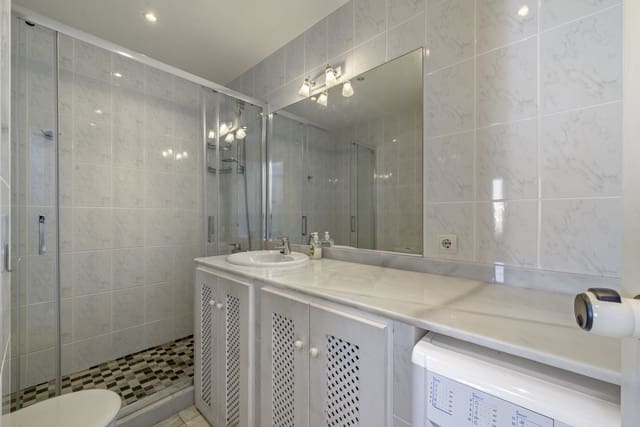 Ático de 2 habitaciones en Calahonda, Mijas en venta con piscina - 799.000 € (Ref: 9961829)