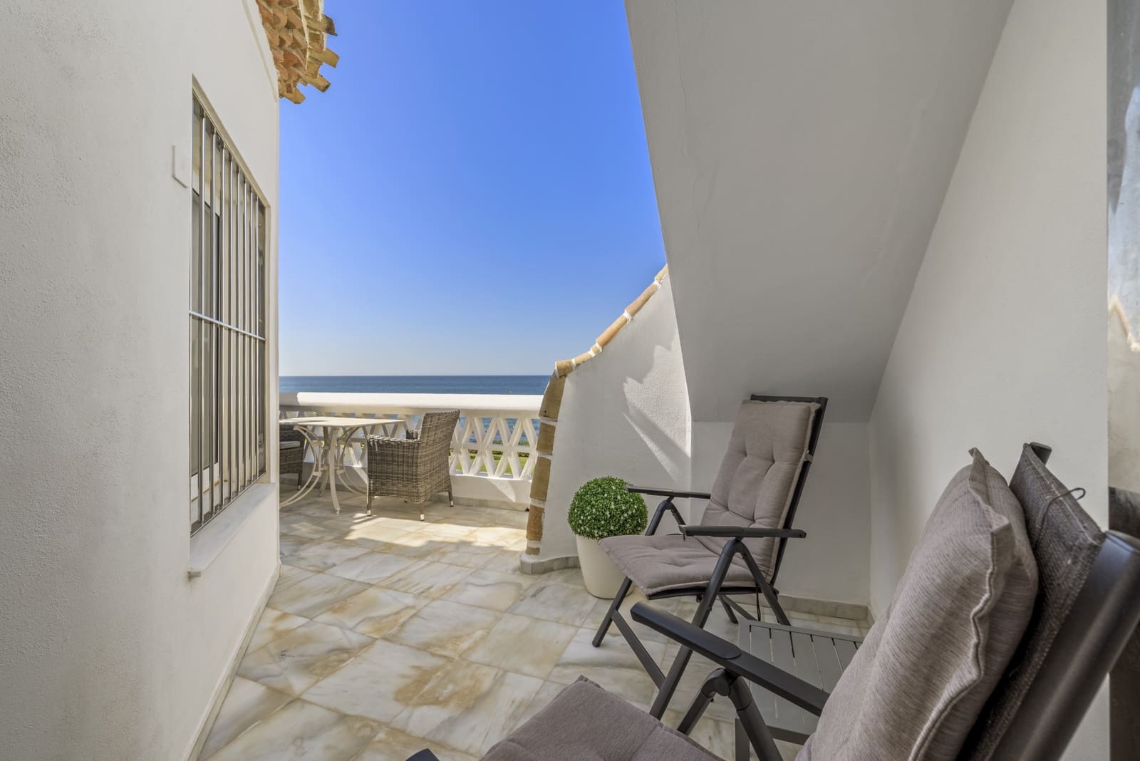 Ático de 2 habitaciones en Calahonda en venta con piscina - 799.000 € (Ref: 9961829)