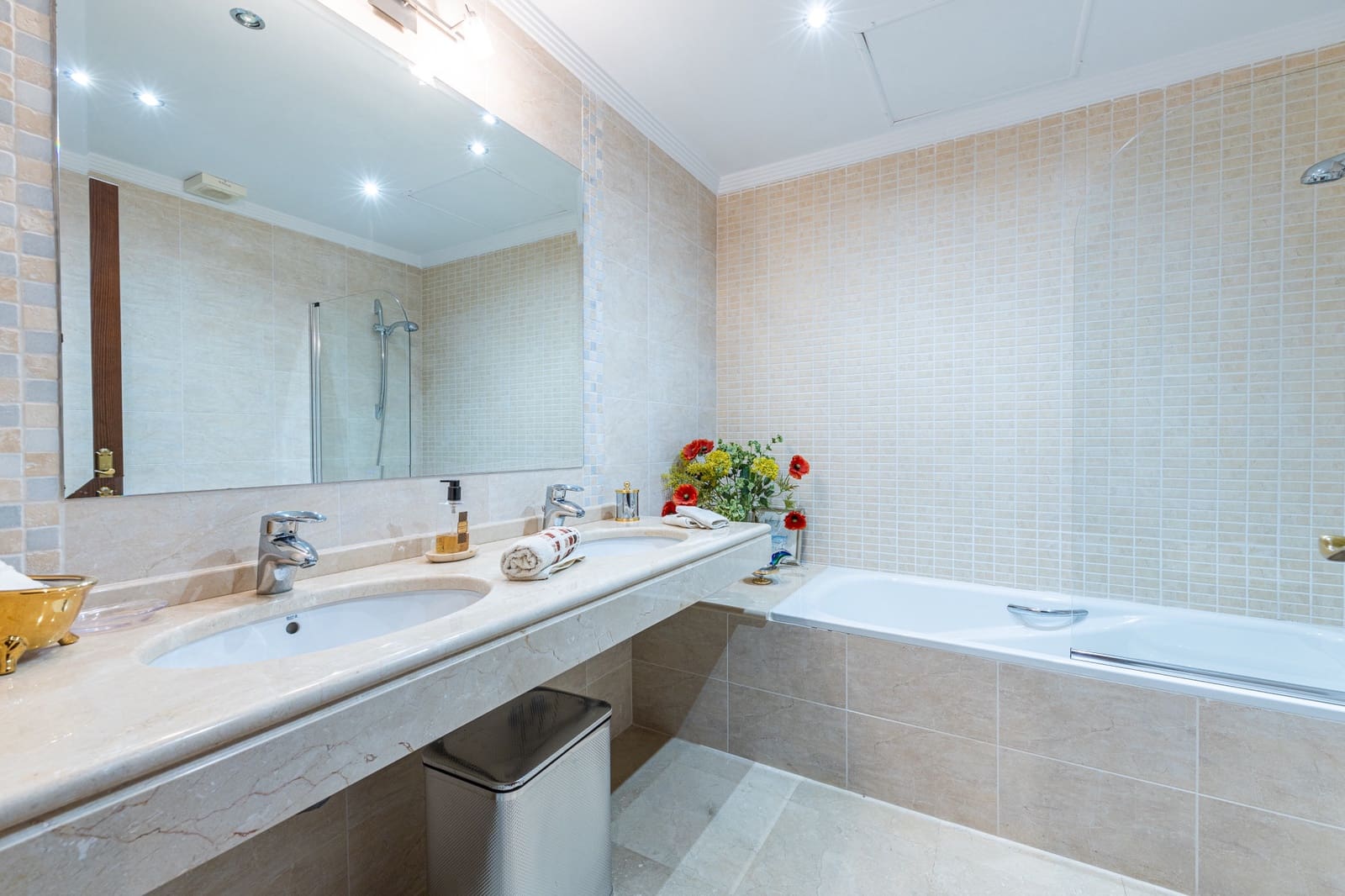4 quarto Moradia para venda em Mijas Costa com piscina garagem - 1 895 000 € (Ref: 9961830)