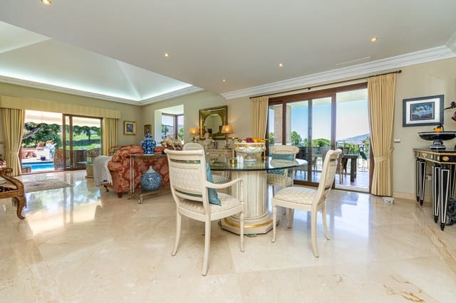 4 makuuhuone Huvila myytävänä paikassa Mijas Costa, Mijas mukana uima-altaan 
autotalli - 1 895 000 € (Ref: 9961830)