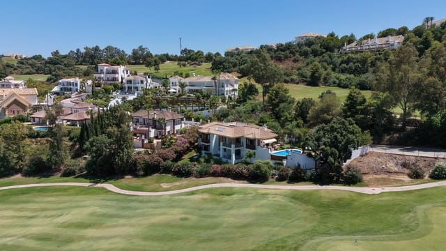 4 makuuhuone Huvila myytävänä paikassa Mijas Costa, Mijas mukana uima-altaan 
autotalli - 1 895 000 € (Ref: 9961830)
