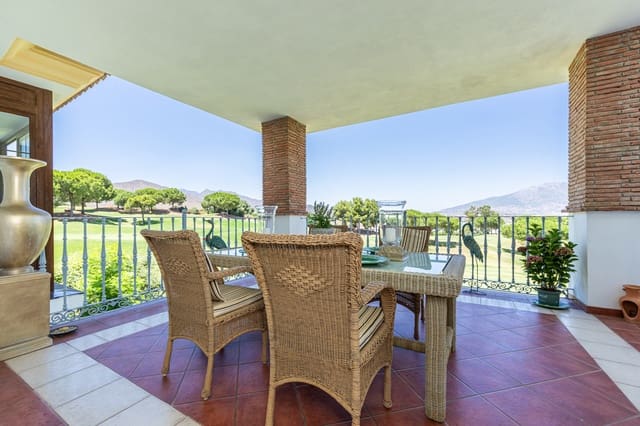 4 makuuhuone Huvila myytävänä paikassa Mijas Costa, Mijas mukana uima-altaan 
autotalli - 1 895 000 € (Ref: 9961830)