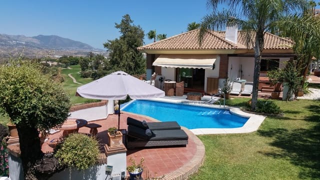 4 makuuhuone Huvila myytävänä paikassa Mijas Costa, Mijas mukana uima-altaan 
autotalli - 1 895 000 € (Ref: 9961830)