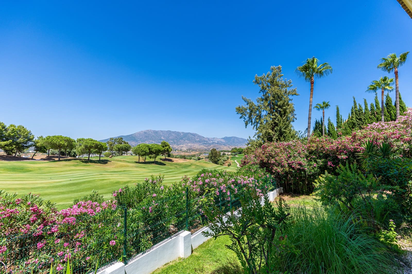 4 quarto Moradia para venda em Mijas Costa com piscina garagem - 1 895 000 € (Ref: 9961830)