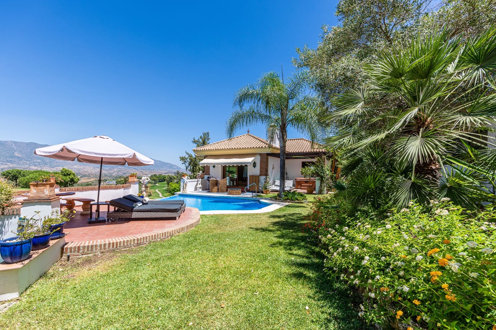 4 quarto Moradia para venda em Mijas Costa com piscina garagem - 1 895 000 € (Ref: 9961830)