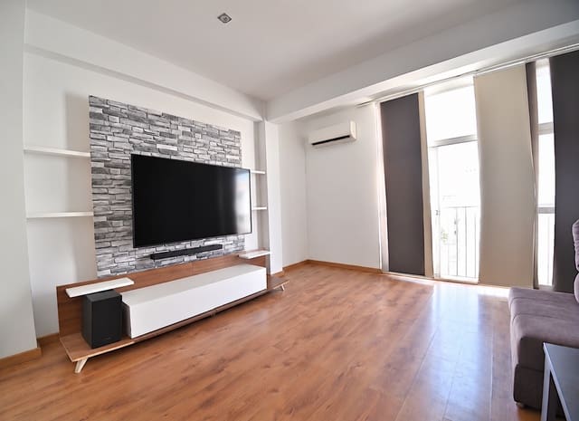 2 bedroom Apartment for sale in Torremolinos with pool - € 318,000 (Ref: 9965989)