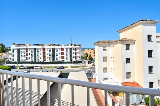 2 bedroom Apartment for sale in Torremolinos with pool - € 318,000 (Ref: 9965989)