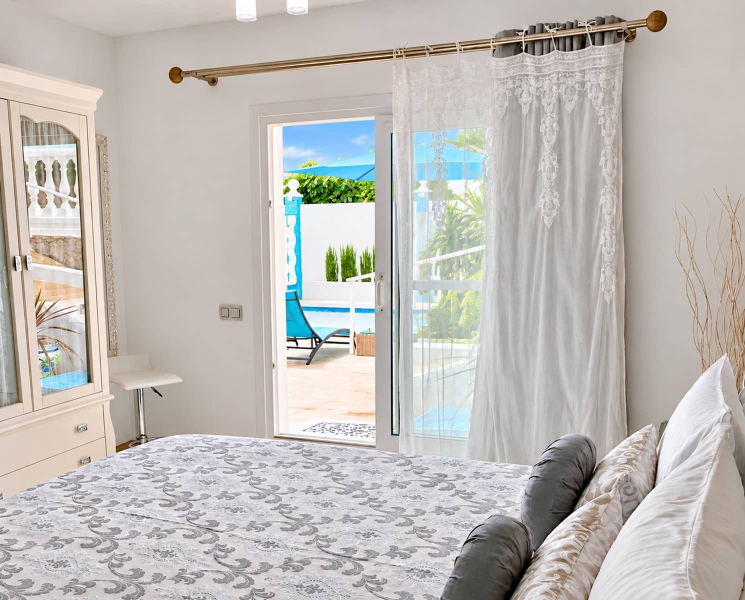 4 bedroom Villa for sale in Benalmadena with pool garage - € 885,000 (Ref: 9972528)