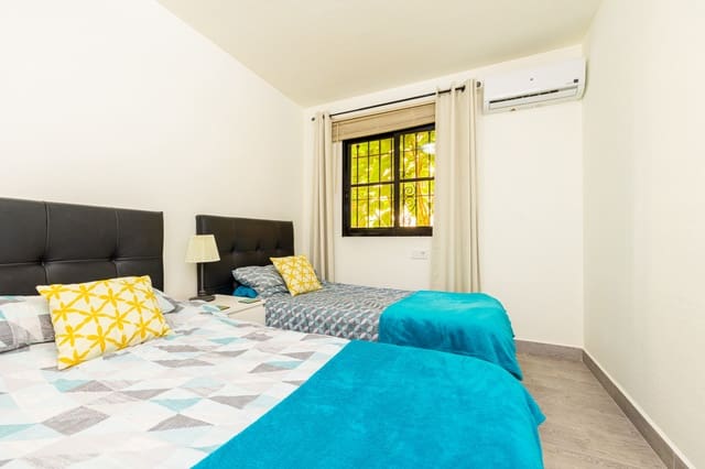 2 soverom Leilighet til salgs i Calahonda, Mijas med svømmebasseng - € 425 000 (Ref: 9974531)