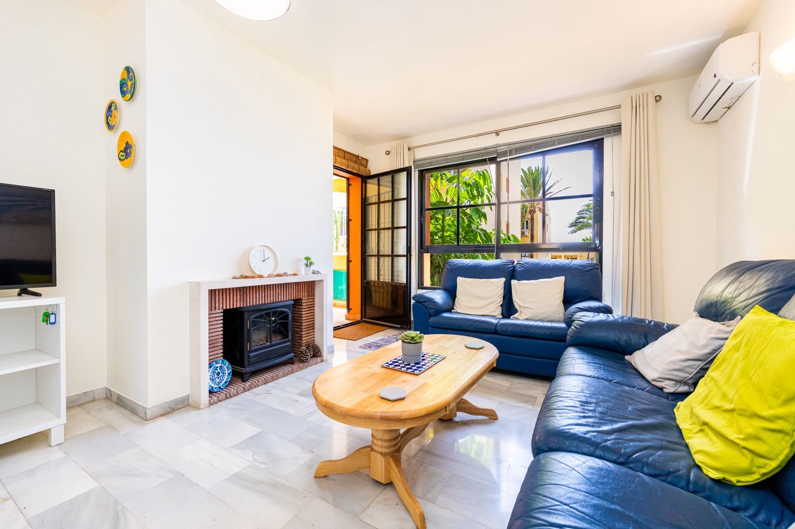 Apartamento de 2 habitaciones en Calahonda en venta con piscina - 425.000 € (Ref: 9974531)