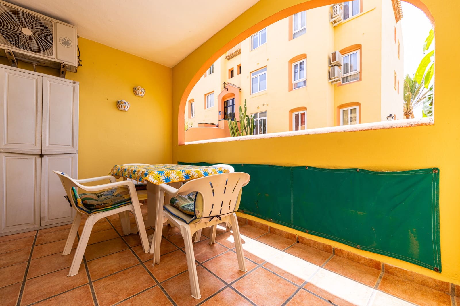 Apartamento de 2 habitaciones en Calahonda en venta con piscina - 425.000 € (Ref: 9974531)