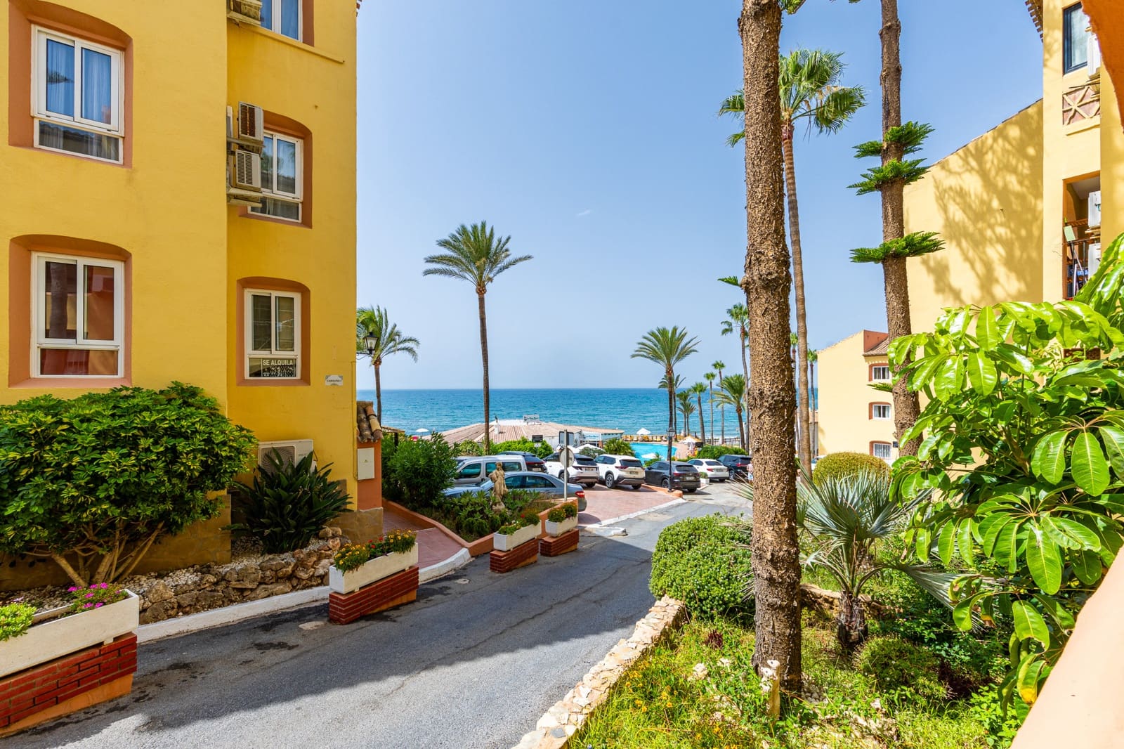 Apartamento de 2 habitaciones en Calahonda en venta con piscina - 425.000 € (Ref: 9974531)