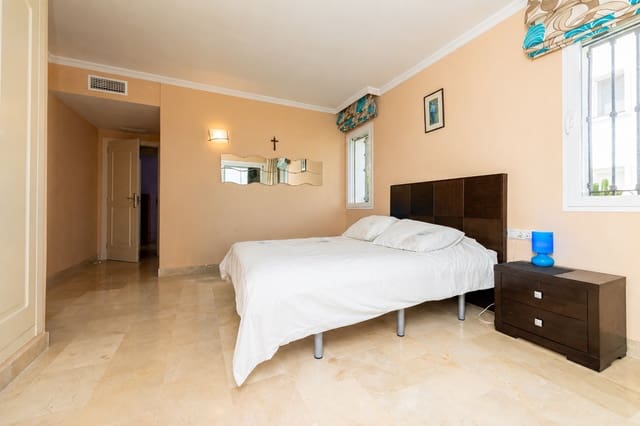 2 soverom Leilighet til salgs i Calahonda, Mijas med svømmebasseng garasje - € 359 000 (Ref: 9976661)