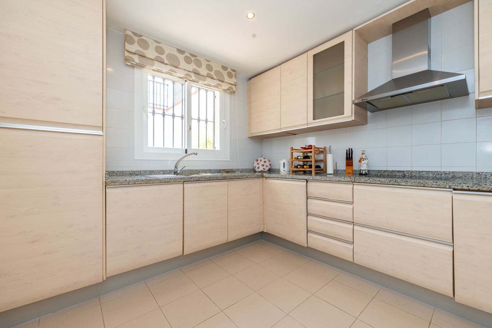 2 soverom Leilighet til salgs i Calahonda med svømmebasseng garasje - € 359 000 (Ref: 9976661)