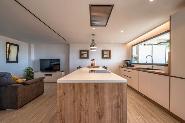 3 soverom Leilighet til salgs i Benalmádena med svømmebasseng garasje - € 502 600 (Ref: 9978088)