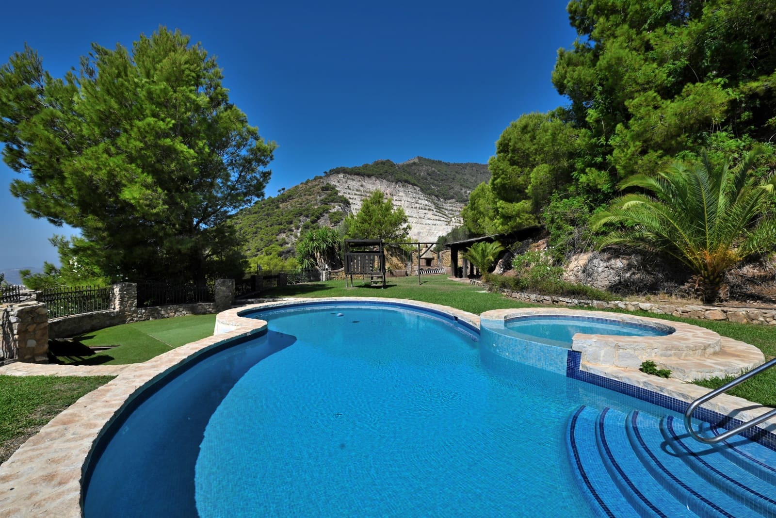 6 soveværelse Villa til salg i Mijas med swimmingpool garage - € 1.495.000 (Ref: 9978089)
