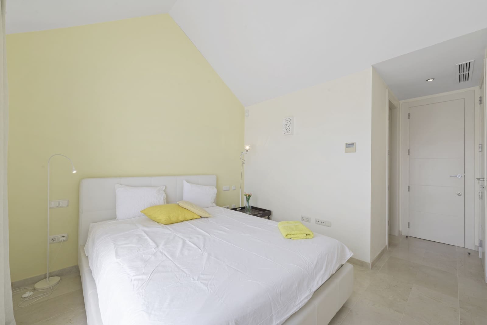 3 slaapkamer Huis te koop in Mijas Costa met zwembad garage - € 529.000 (Ref: 9990090)