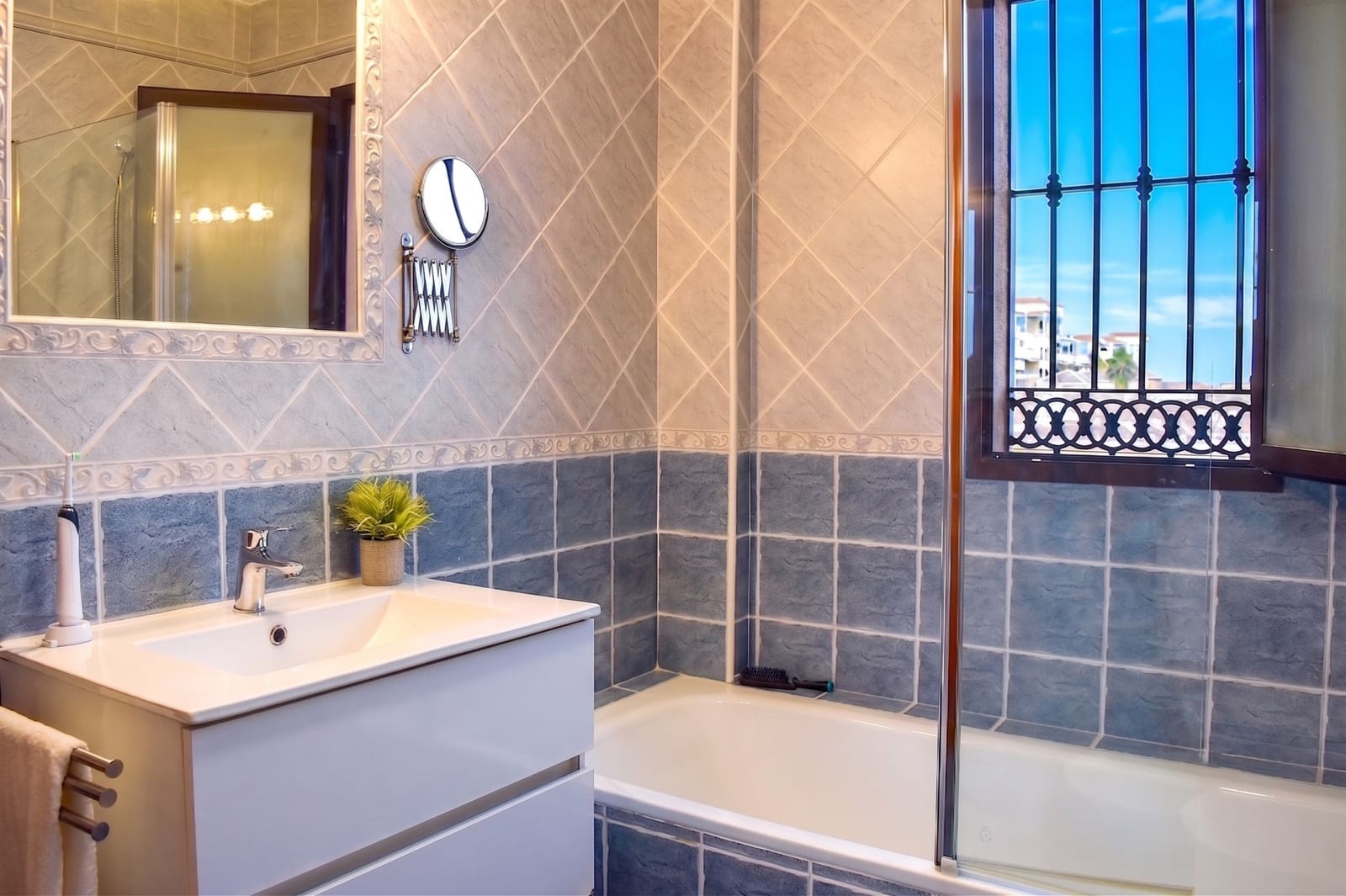 3 chambre Villa/Maison à vendre à Benalmadena avec piscine garage - 750 000 € (Ref: 9996504)