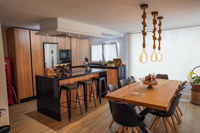 4 soveværelse Byhus til salg i Benalmádena pueblo, Benalmádena med swimmingpool garage - € 599.500 (Ref: 9996505)