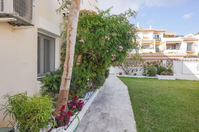 4 soveværelse Byhus til salg i Benalmádena pueblo, Benalmádena med swimmingpool garage - € 599.500 (Ref: 9996505)