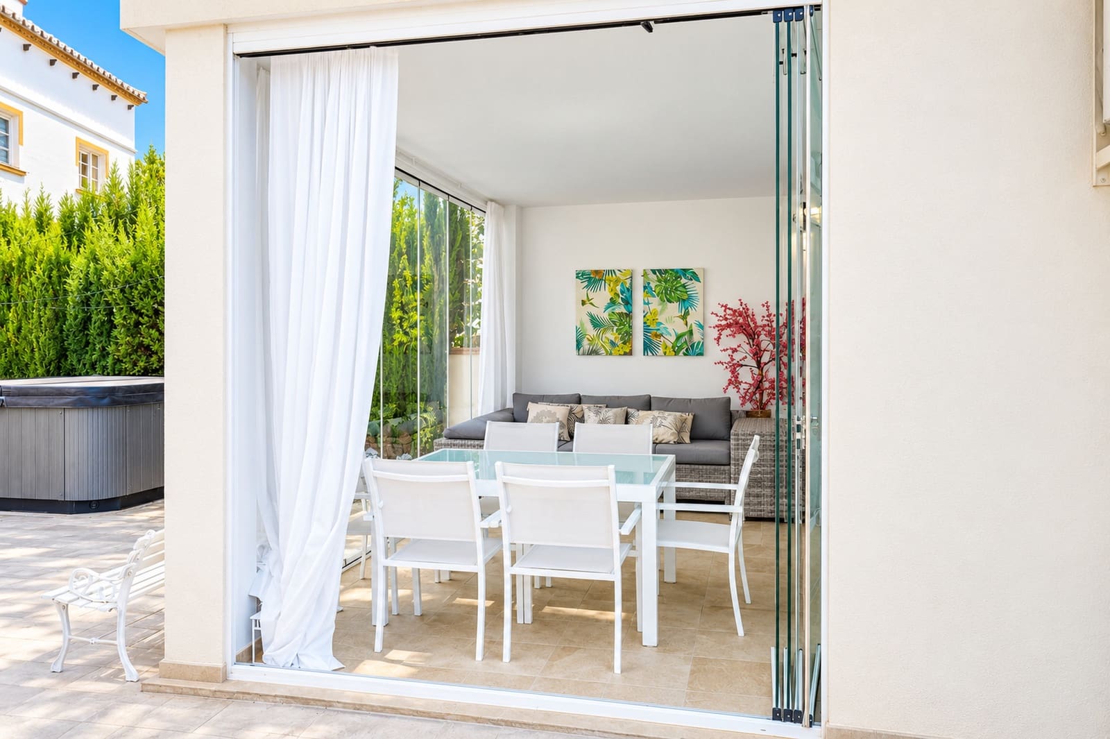 4 bedroom Townhouse for sale in Benalmadena with pool garage - € 590,000 (Ref: 9996505)