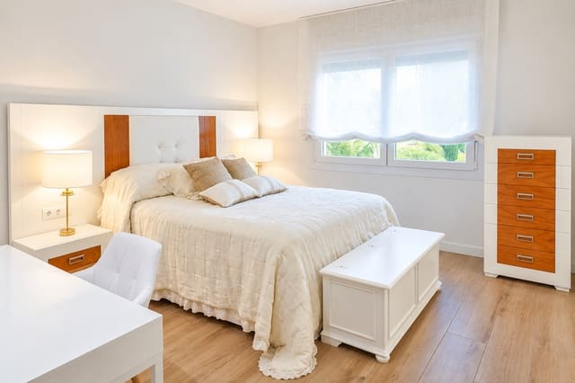 4 makuuhuone Omakotitalo myytävänä paikassa Benalmádena pueblo, Benalmádena mukana uima-altaan 
autotalli - 590 000 € (Ref: 9996505)