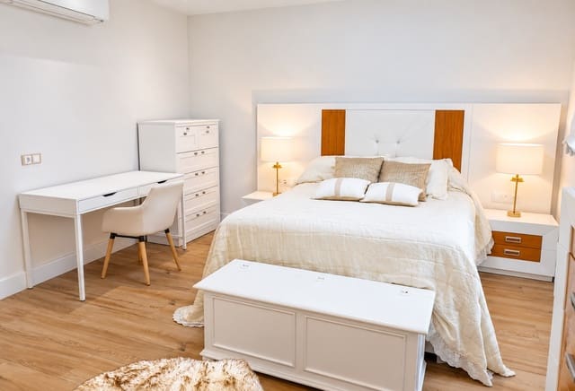 4 makuuhuone Omakotitalo myytävänä paikassa Benalmádena pueblo, Benalmádena mukana uima-altaan 
autotalli - 590 000 € (Ref: 9996505)